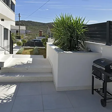 Apartamento With A Parking Space Slatine, Ciovo - 21826 *
